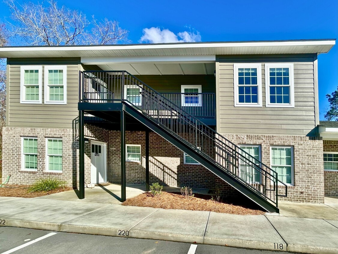 Foto del edificio - 130 Briarwood Rd