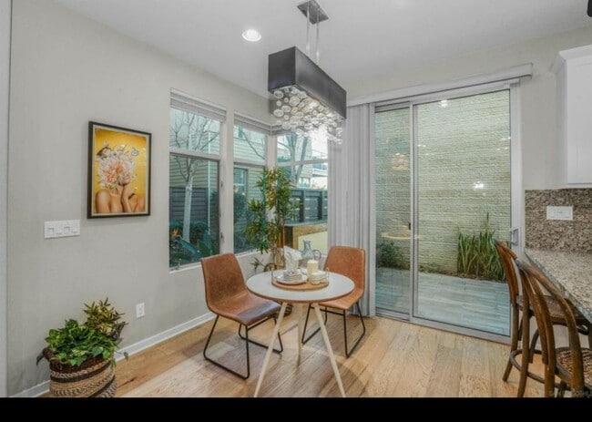 Dinning - 7879 Altana Way