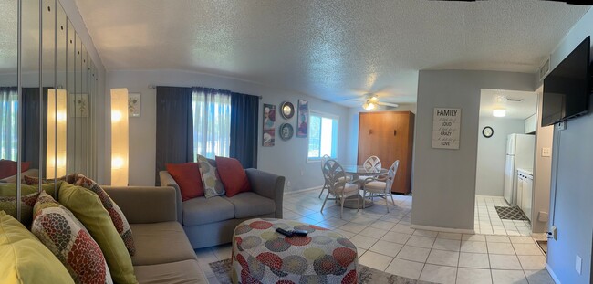 Building Photo - 4215 E Bay Dr