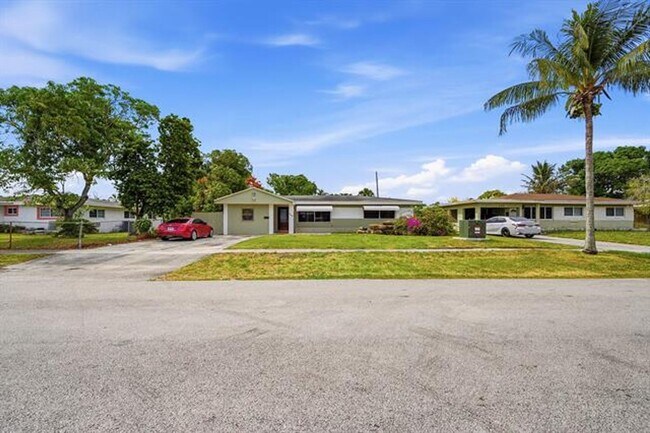 Building Photo - 740 E Evanston Cir