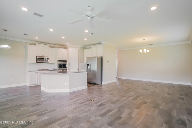 Foto del edificio - 51 Silver Creek Pl