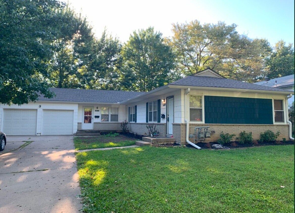 Foto principal - 8417 Grandview Ln