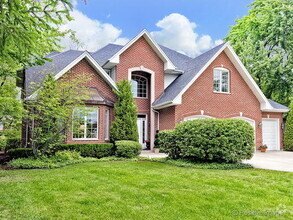 Building Photo - 613 Lakeside Dr