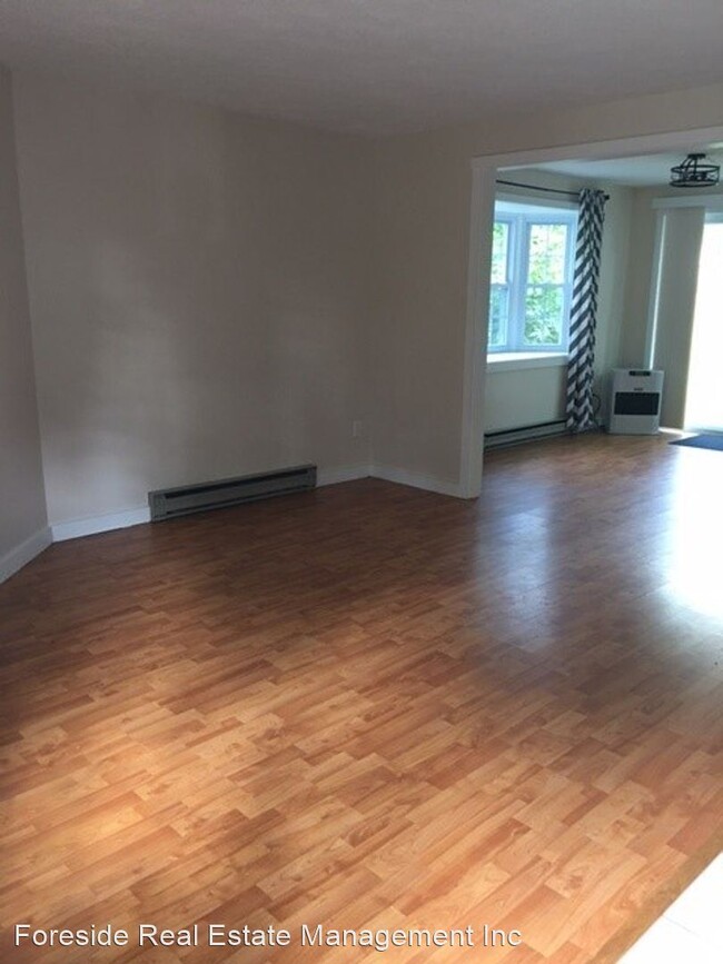 Building Photo - 2 br, 1.5 bath House - 48 Munroe Lane