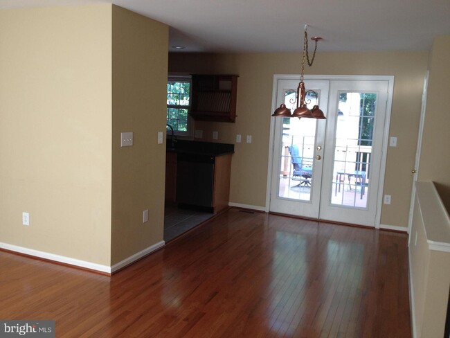 Building Photo - 13411 Pinetree Dr