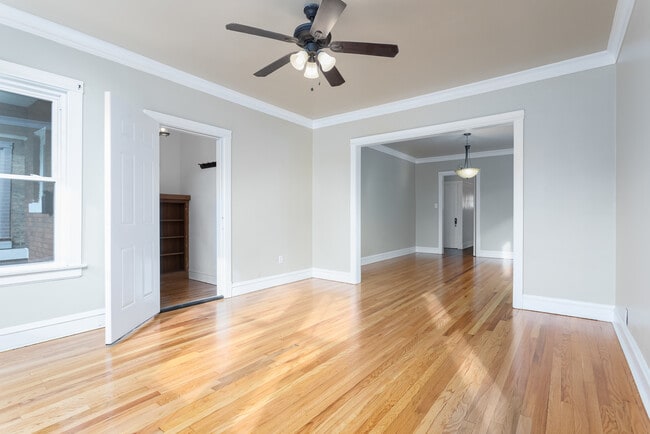 Foto del edificio - 5132 W Parker Ave