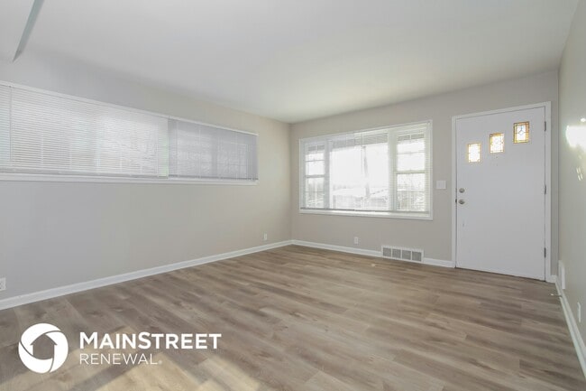 Building Photo - 8654 Tralee Ct