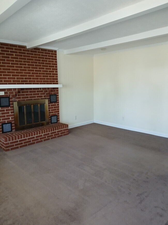 Building Photo - 339 Terry Ave