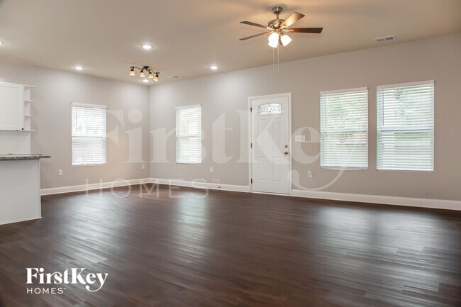 Foto del edificio - 5039 Tuckaseegee Rd