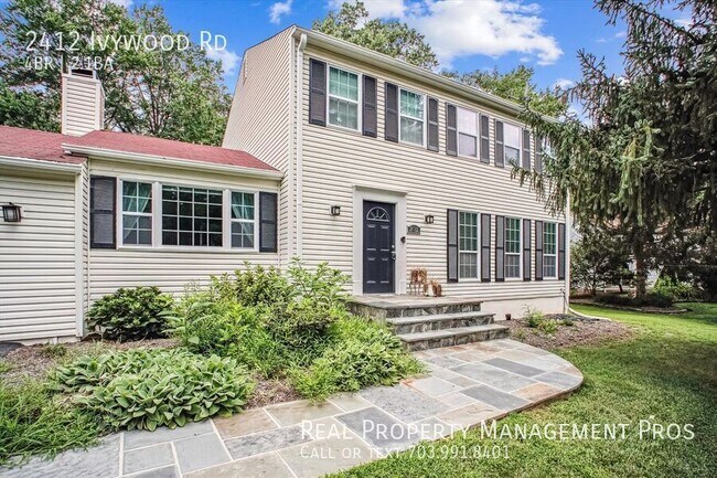 Foto del edificio - 2412 Ivywood Rd