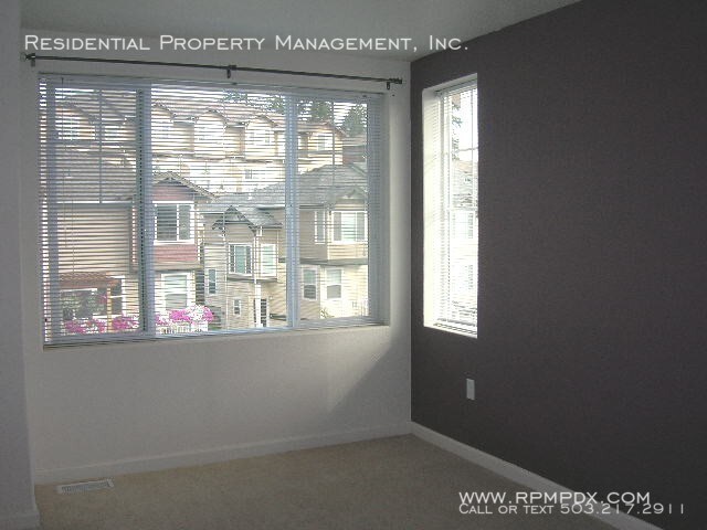 Building Photo - 15170 SW Warbler Way