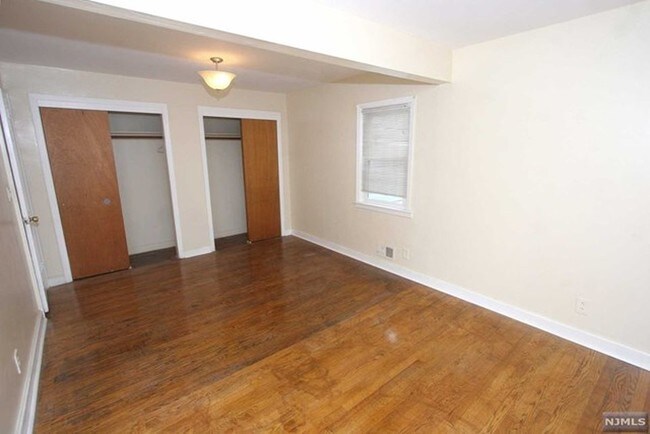 Building Photo - 231 Lexington Ave