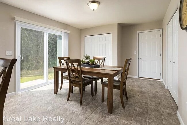 Building Photo - 4 br, 2.5 bath House - 223 Station Hill St...
