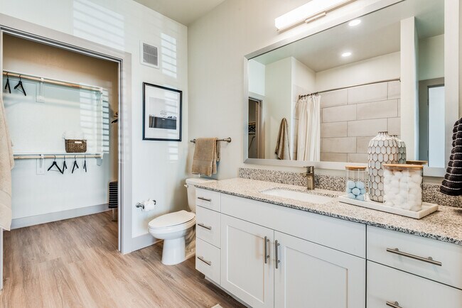 Foto del edificio - Birchstone Cedar Ridge