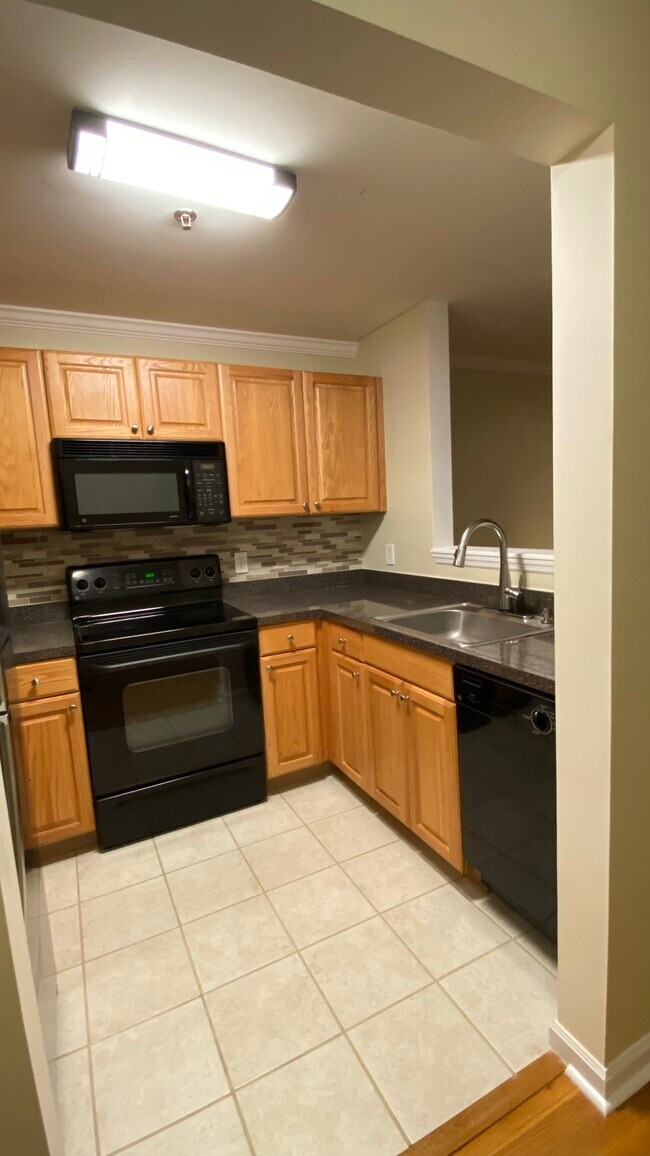 Kitchen - 318 54th St