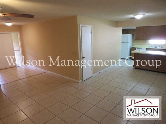 Building Photo - 3 br, 2 bath House - 2847 North Bermuda Av...