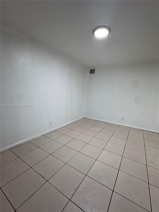 Foto del edificio - 2331 Adams St