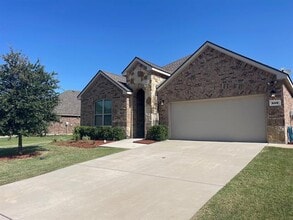 Building Photo - 549 Northwood Dr