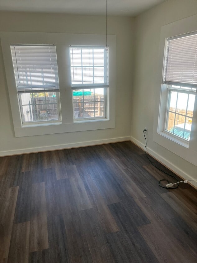 Foto principal - 3819 Menard St