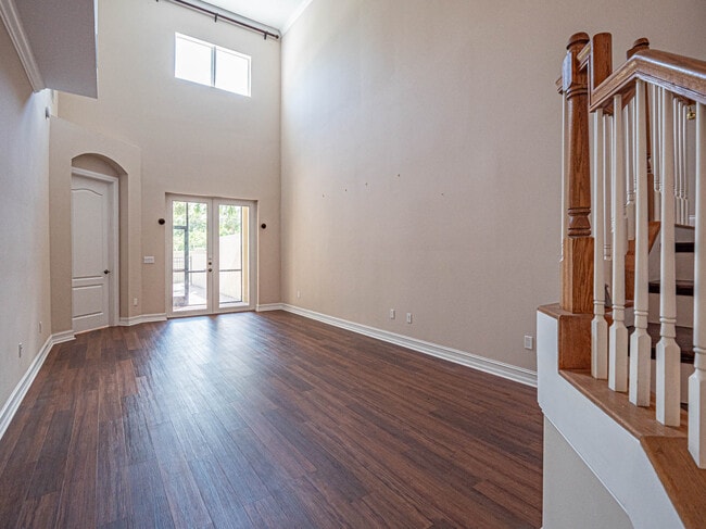 Foto del edificio - 1875 Bridgepointe Cir