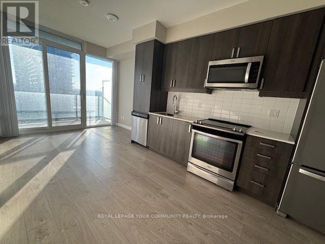 Photo du bâtiment - 7895-7895 Jane St