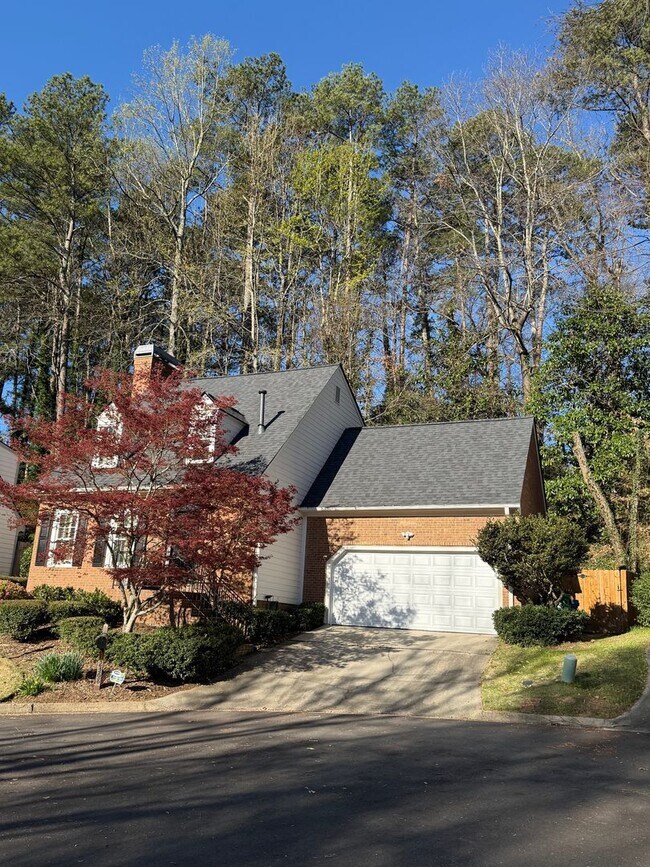 Building Photo - Charming 3bd/2.5bA Home Atlanta Near Emory & CDC w/ Private Fenced Yard in Cul-De-Sac!