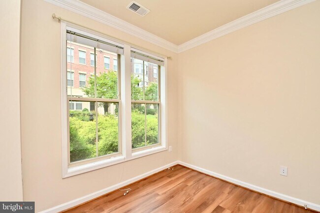 Foto del edificio - 833 Regents Square