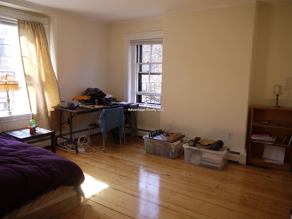Foto principal - 1238 Massachusetts Ave