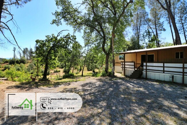 Building Photo - 15095 Rock Creek Rd. Pets Considered with ...