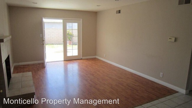 Foto del edificio - 16681 Lucia Ln