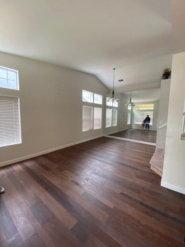 Building Photo - Welcome Home!