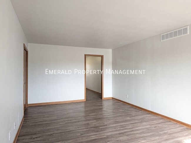 Building Photo - 570 N Mulford Rd
