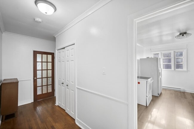 Building Photo - 52 Grenfell Ave