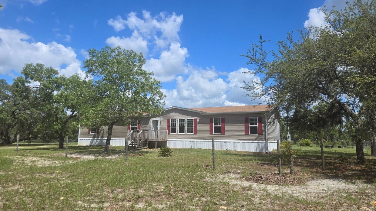 Primary Photo - 4BR/3BA home on 3.5 acres of open land wit...