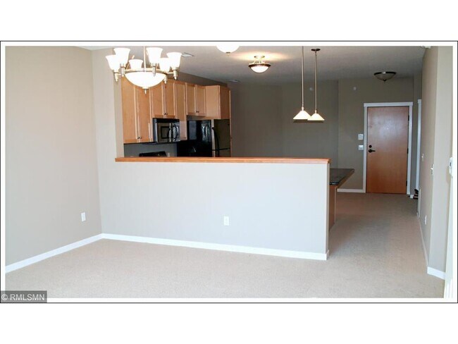 Building Photo - 1070 Grandview Ct NE