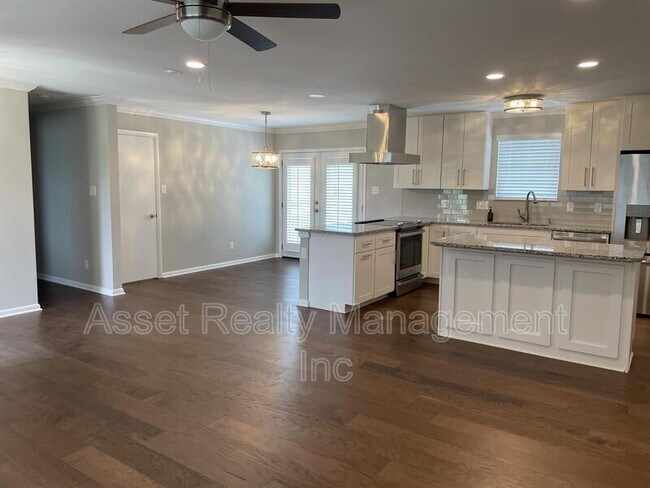 Photo - 2601 Shropshire Blvd House