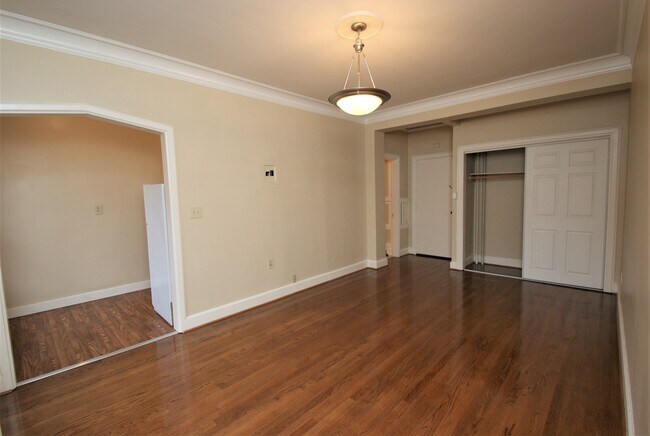 Building Photo - 311 6th Ave S