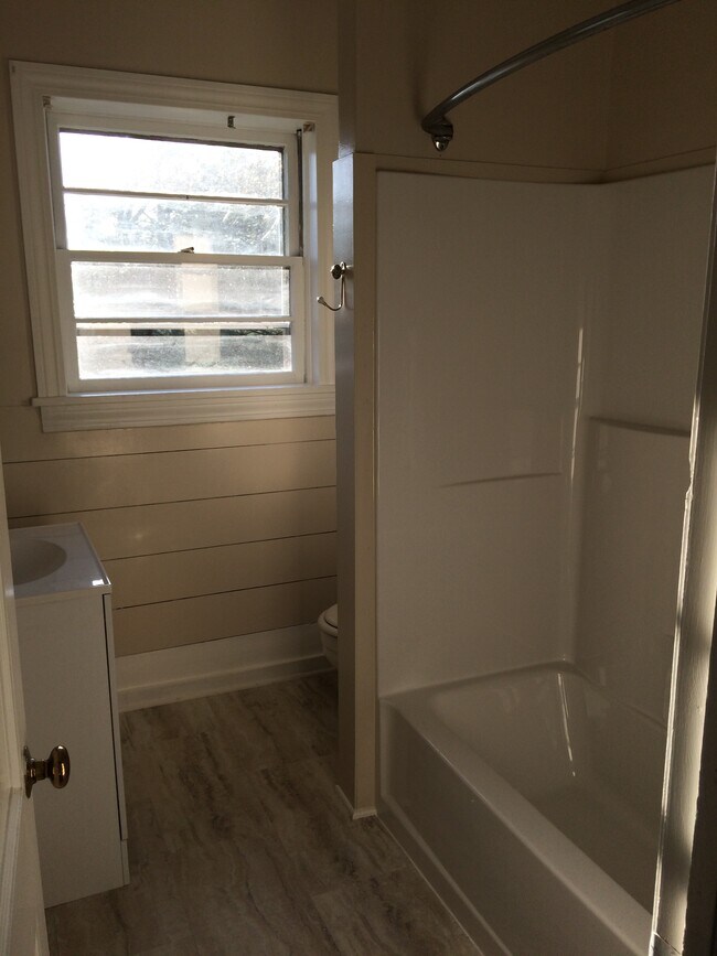 Bathroom - 1006 Mt Tabor Rd