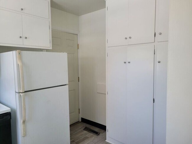 Foto del edificio - Cute and clean 1 bedroom duplex unit
