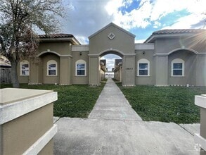Building Photo - 1803 Bronze