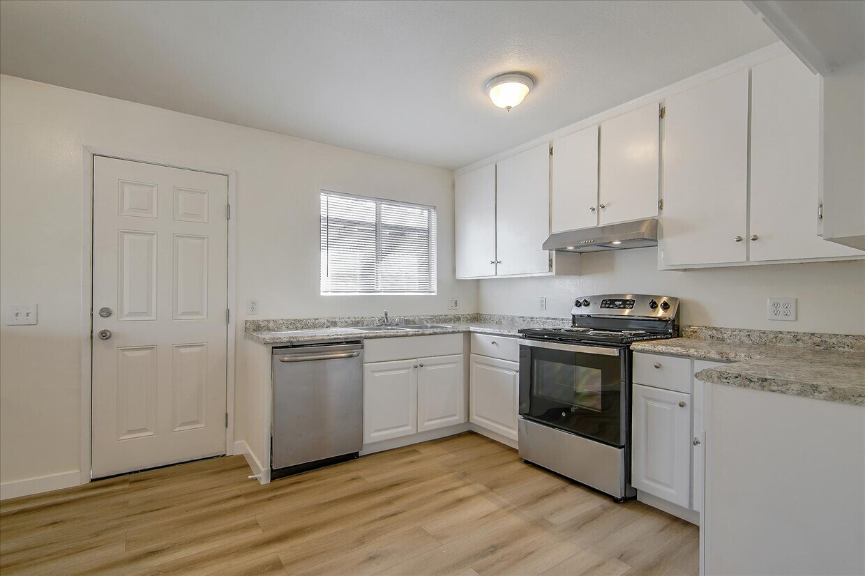 Primary Photo - 9223 Langdon Ave