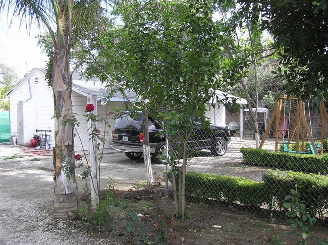 Foto del edificio - 7314-7322 Woodley Ave