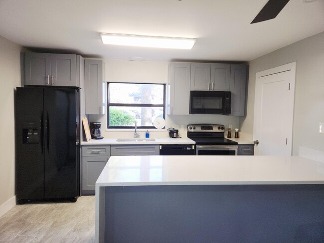 Building Photo - 2050 Oleander Blvd
