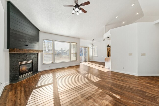 Foto del edificio - 1661 W Puzzle Crk Ct