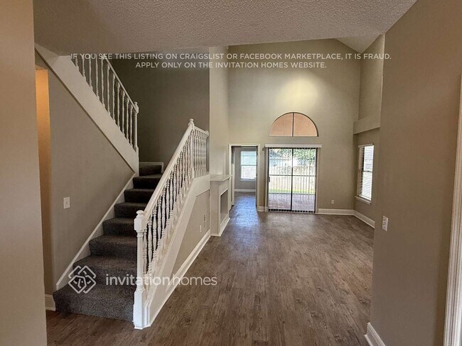 Foto del edificio - 709 Remington Oak Dr