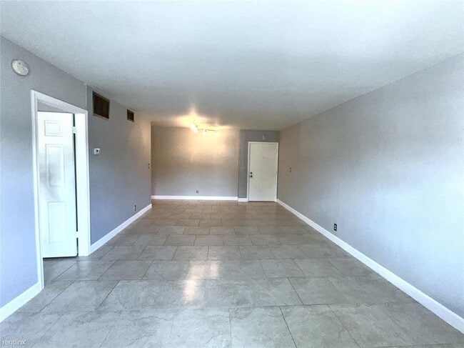 Building Photo - 1 br, 1 bath House - 1950 N Andrews Ave