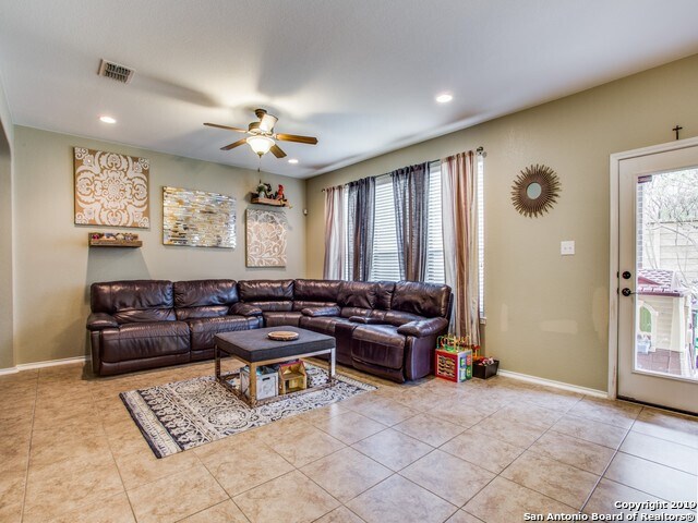 Building Photo - Geat Home..Great Location