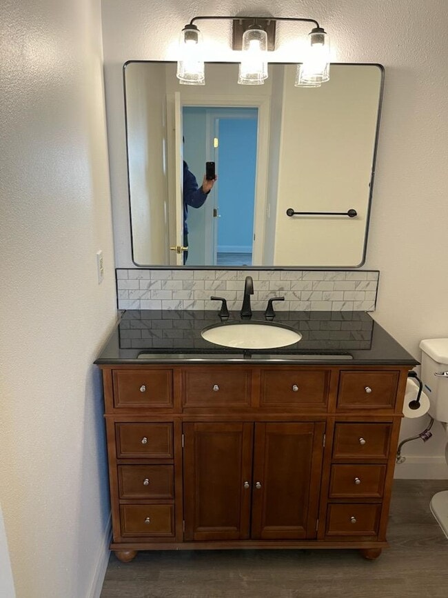 Foto del edificio - 265 W 600 N