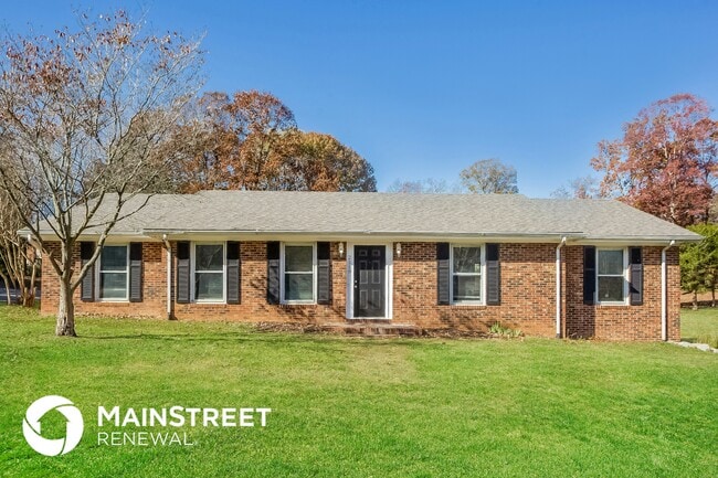 Building Photo - 2118 Deepwood Pl