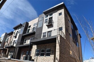 Building Photo - 18 E St Elmo Ave